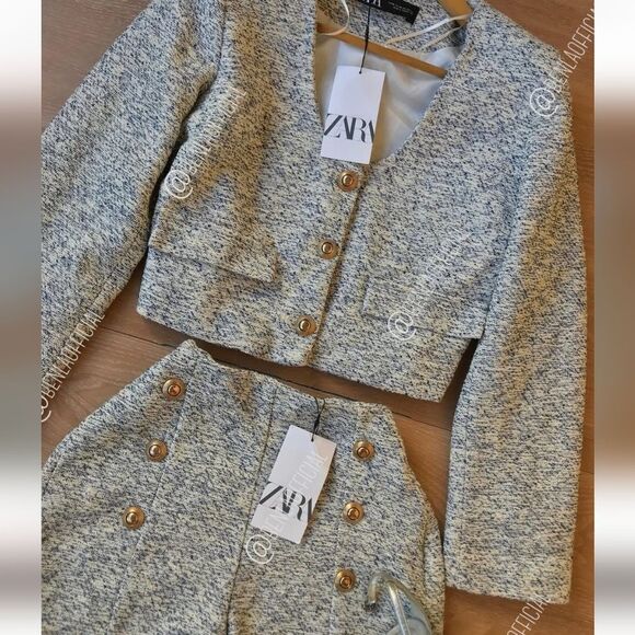 ZARA TEXTURED TWEED SHORTD WITH GOLD BUTTONS BLUE AND WHITE - Picture 1 of 14